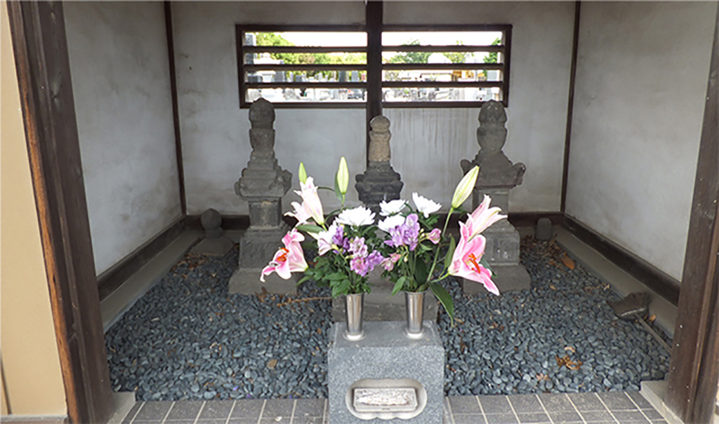 宝篋印塔三基建立